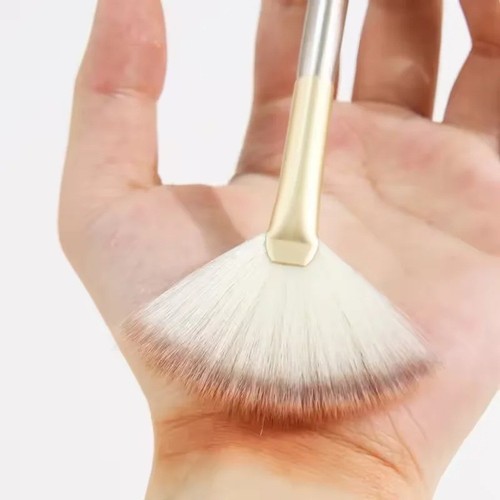 Highlight brush fan shaped - brush,